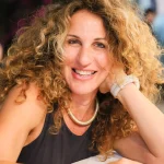 אדוה אלגריסי, נומרולוגית ומנחה בשיטת נומרולוגיית הצ׳אקרות